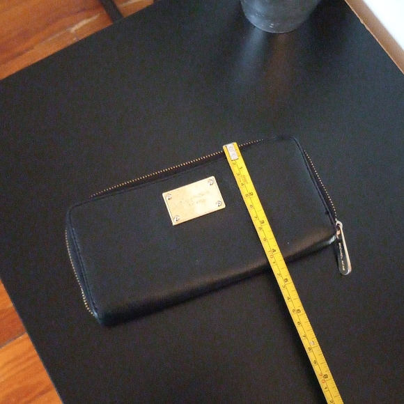 Michael Kors wallet - Picture 14 of 15